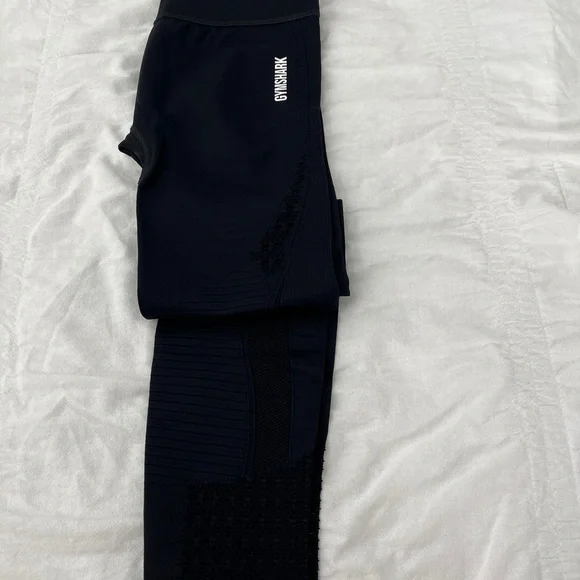 Gymshark Midnight Black Sports Bra and Leggings - Picture 4 of 8